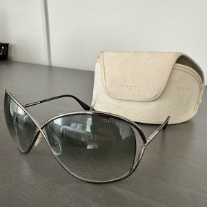 Tom Ford Miranda Sunglasses - Shiny Gunmetal - Gradient Smoke